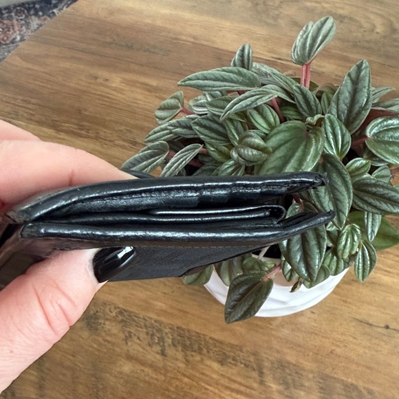 ** FENDI ** zucca canvas Elegant Black Men's Bifold Wallet - Picture 15 of 15